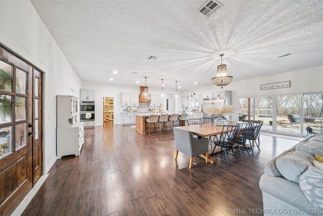 5086 N 427 Road, Pryor, OK 74361