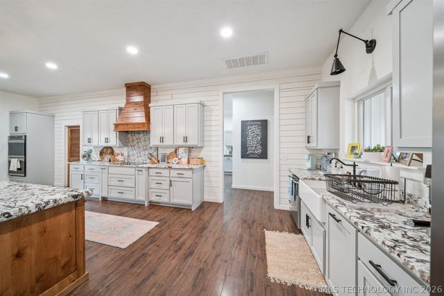 5086 N 427 Road, Pryor, OK 74361