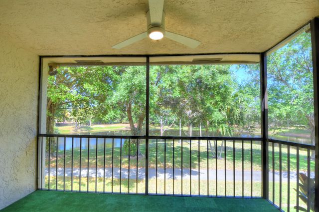 5087 Oakhill Lane, Delray Beach, FL 33484