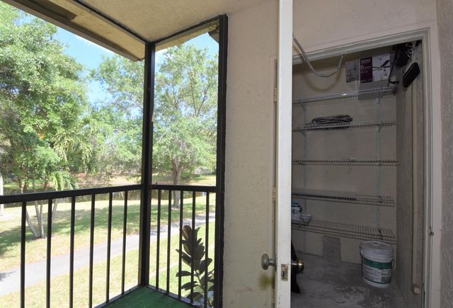 5087 Oakhill Lane, Delray Beach, FL 33484