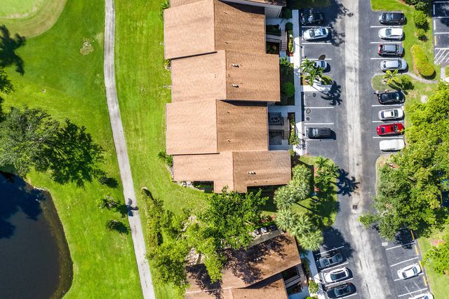 5087 Oakhill Lane, Delray Beach, FL 33484