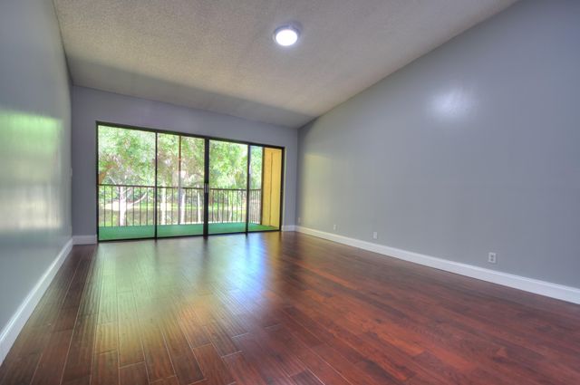 5087 Oakhill Lane, Delray Beach, FL 33484