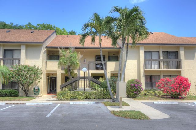 5087 Oakhill Lane, Delray Beach, FL 33484