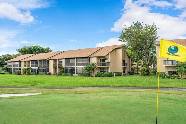 5087 Oakhill Lane, Delray Beach, FL 33484