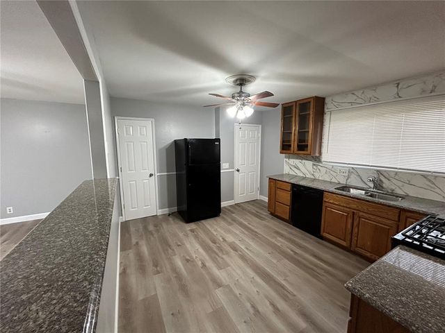 2245 Patterson Road, Florissant, MO 63031