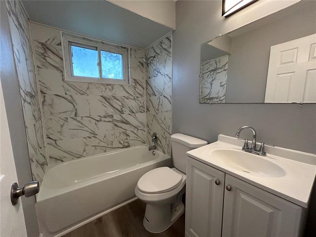 2245 Patterson Road, Florissant, MO 63031