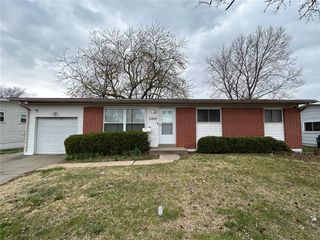 2245 Patterson Road, Florissant, MO 63031