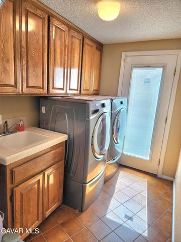 450 Fairway Drive, Palmdale, CA 93551