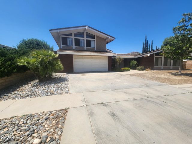 450 Fairway Drive, Palmdale, CA 93551