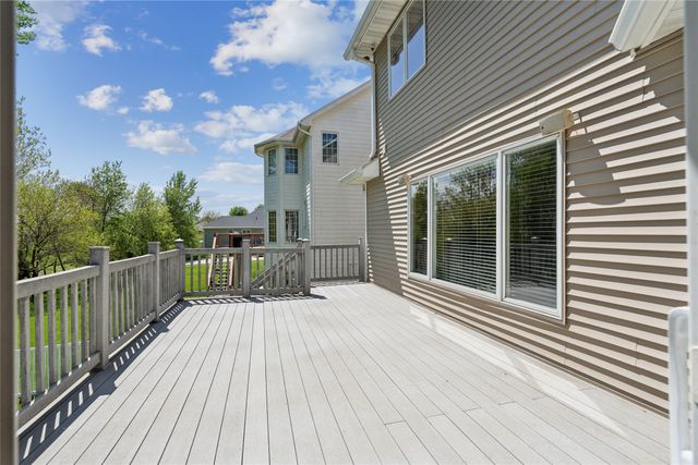 6017 NW 94th Street, Johnston, IA 50131