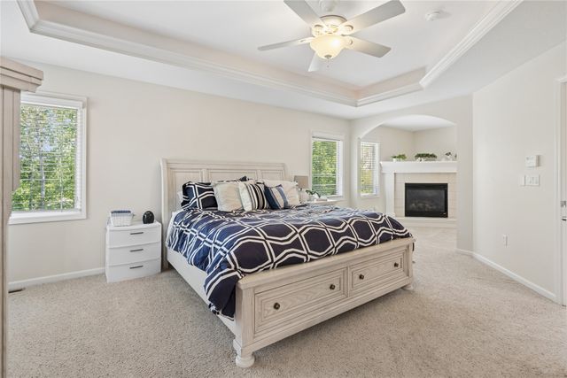 6017 NW 94th Street, Johnston, IA 50131