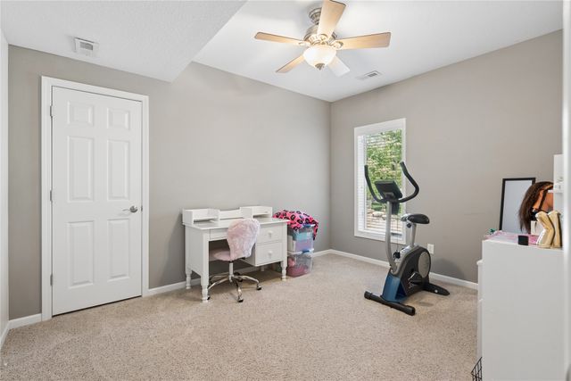 6017 NW 94th Street, Johnston, IA 50131