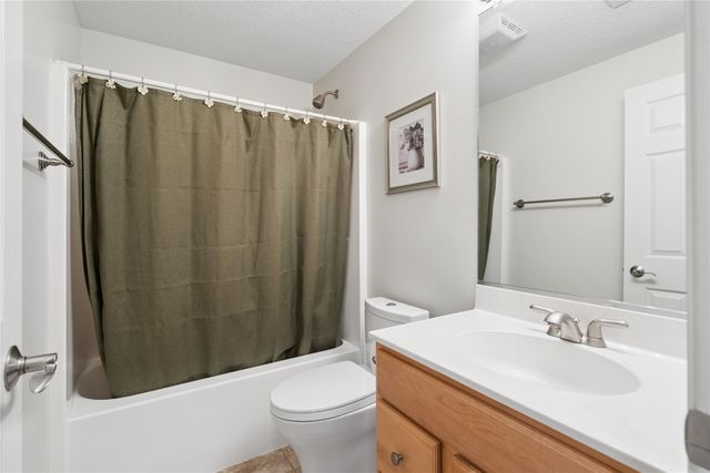 6017 NW 94th Street, Johnston, IA 50131