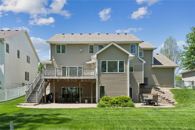 6017 NW 94th Street, Johnston, IA 50131