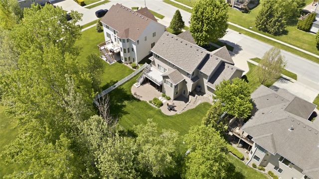 6017 NW 94th Street, Johnston, IA 50131