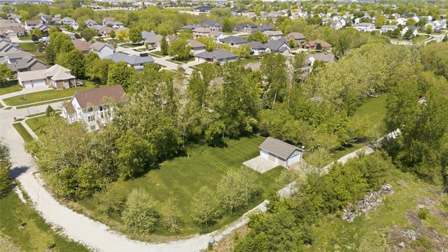 6017 NW 94th Street, Johnston, IA 50131