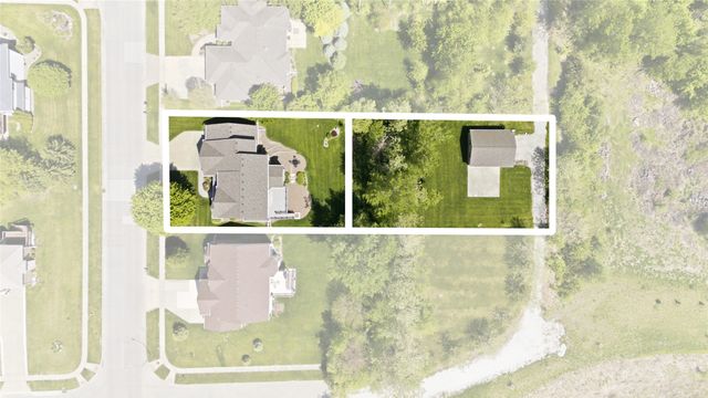 6017 NW 94th Street, Johnston, IA 50131