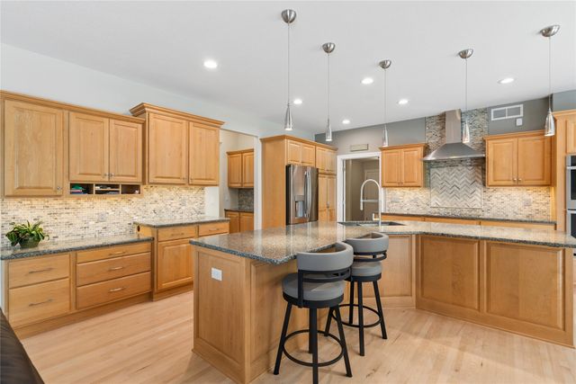 6017 NW 94th Street, Johnston, IA 50131