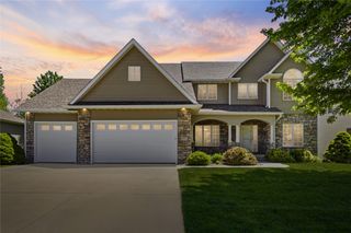 6017 NW 94th Street, Johnston, IA 50131