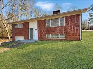 3911 Fraser Circle, Gainesville, GA 30506