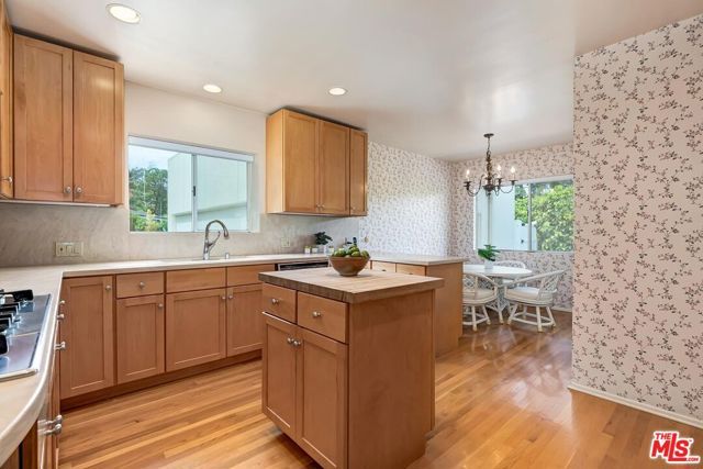 8224 Skyline Drive, Los Angeles, CA 90046