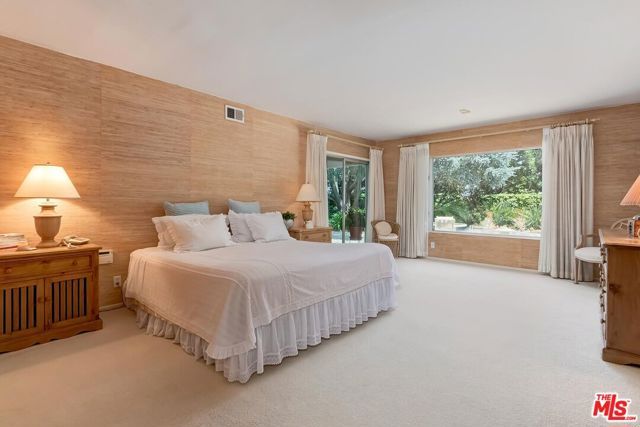8224 Skyline Drive, Los Angeles, CA 90046