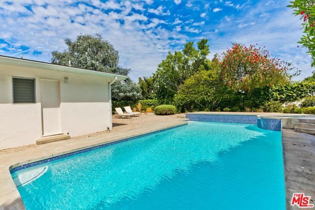 8224 Skyline Drive, Los Angeles, CA 90046