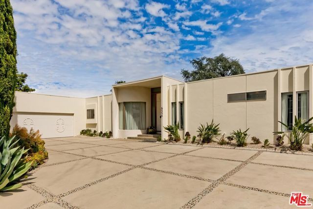 8224 Skyline Drive, Los Angeles, CA 90046