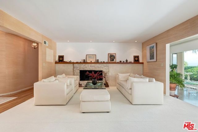 8224 Skyline Drive, Los Angeles, CA 90046