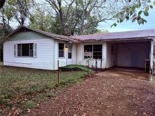 1523 Roberts Road, Fayetteville, AR 72701
