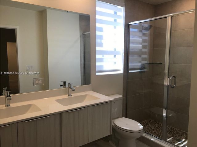 10419 NW 82nd St 5, Doral, FL 33178