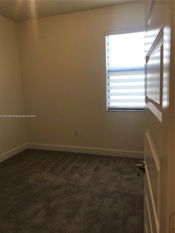 10419 NW 82nd St 5, Doral, FL 33178