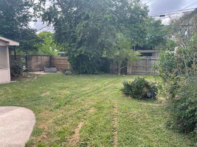 9650 Highmeadow Drive, Houston, TX 77063