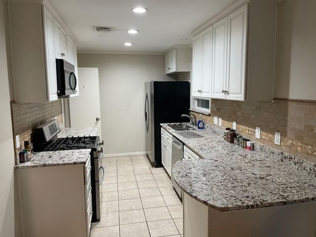 9650 Highmeadow Drive, Houston, TX 77063