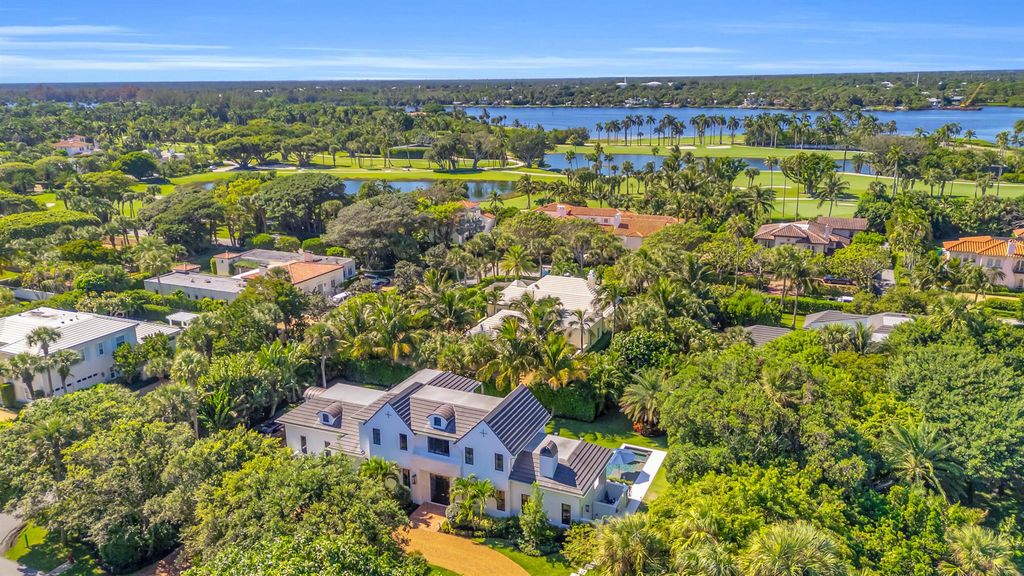 44 S Beach Road, Jupiter Island, FL 33455