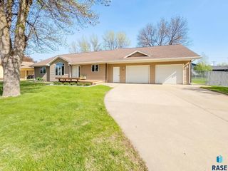 110 W Apple St, Tea, SD 57064