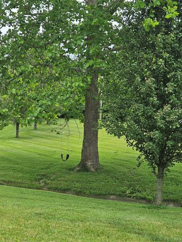 105 Woods Point Drive, Berea, KY 40403