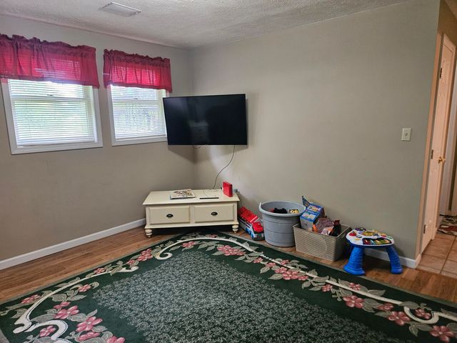 105 Woods Point Drive, Berea, KY 40403