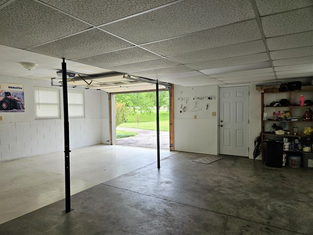 105 Woods Point Drive, Berea, KY 40403