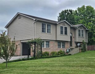 105 Woods Point Drive, Berea, KY 40403