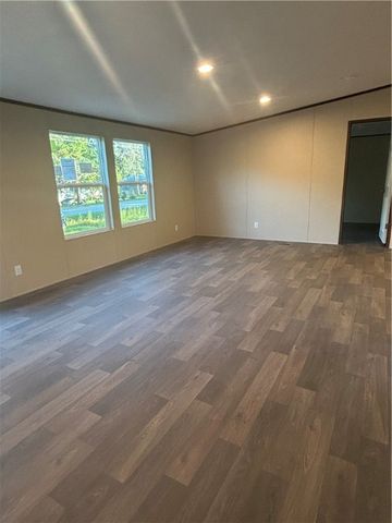 2079 S Black Road, Darien, GA 31305