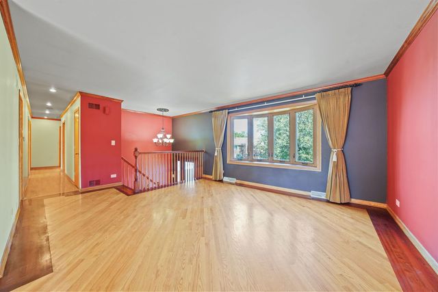 251 Polo Club Drive, Glendale Heights, IL 60139