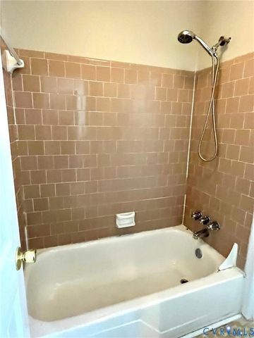 18 Skipwith Green Cir, Henrico, VA 23294