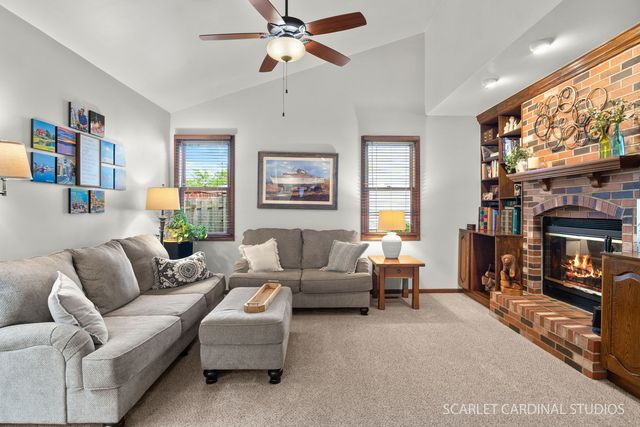 27w180 Chestnut Lane, Winfield, IL 60190