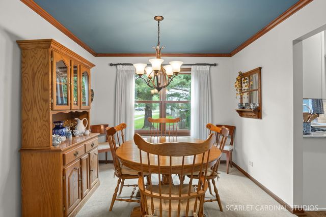 27w180 Chestnut Lane, Winfield, IL 60190