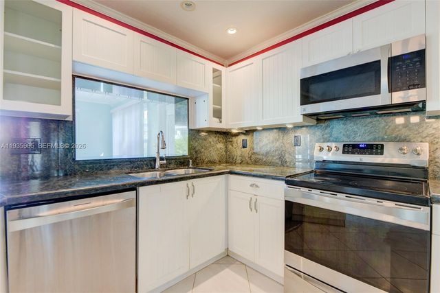 3081 SW 46th Ct, Dania Beach, FL 33312