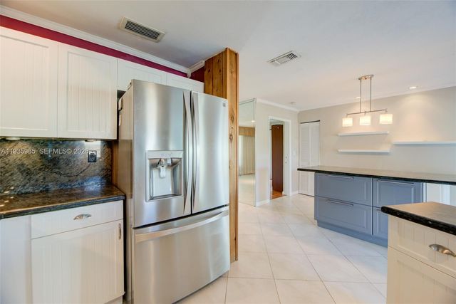 3081 SW 46th Ct, Dania Beach, FL 33312