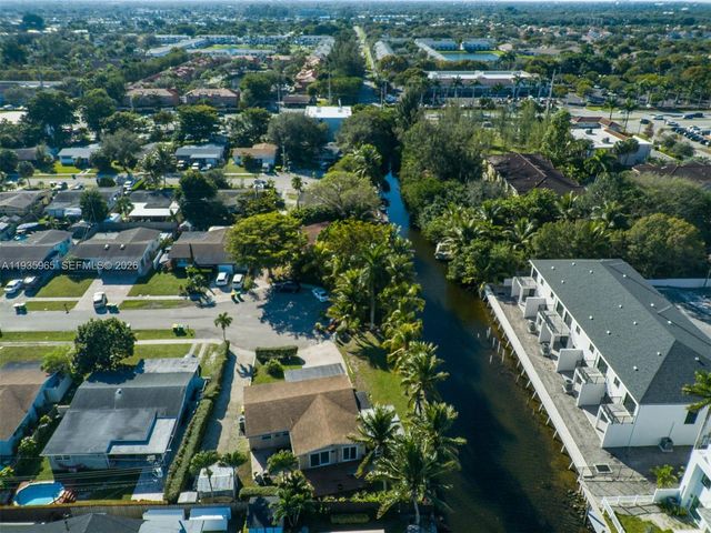 3081 SW 46th Ct, Dania Beach, FL 33312