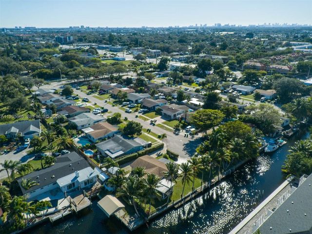 3081 SW 46th Ct, Dania Beach, FL 33312