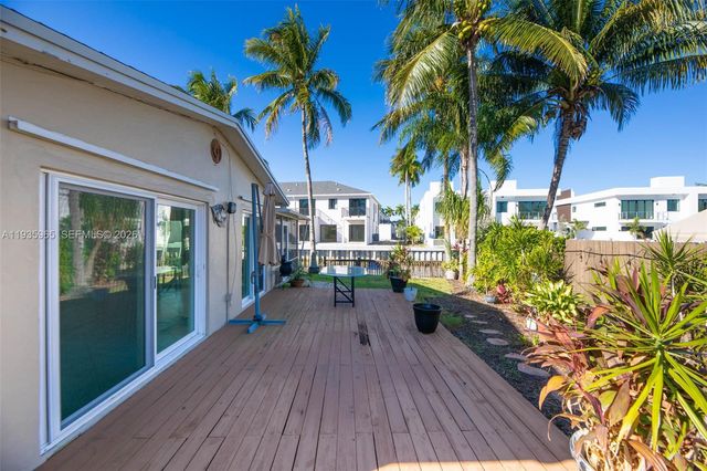 3081 SW 46th Ct, Dania Beach, FL 33312